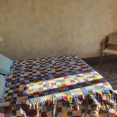 Manoir En Crau Hotel Arles Bagian luar foto