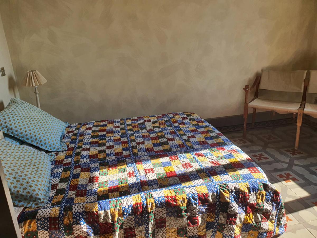 Manoir En Crau Hotel Arles Bagian luar foto
