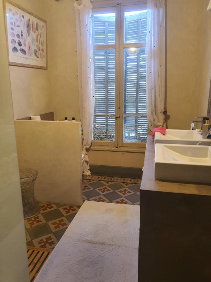 Manoir En Crau Hotel Arles Bagian luar foto