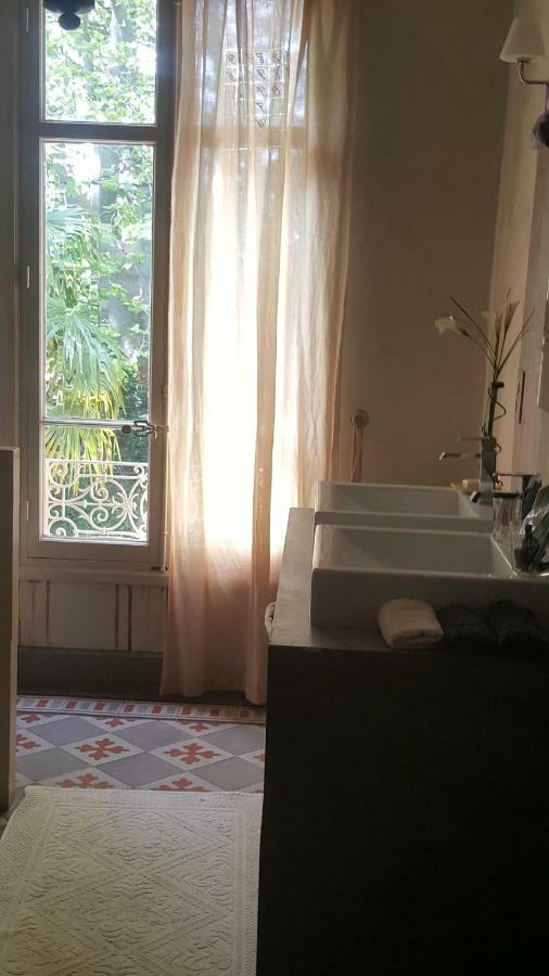 Manoir En Crau Hotel Arles Bagian luar foto