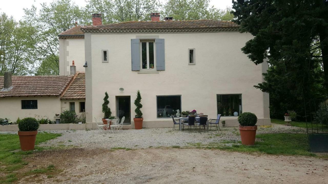 Manoir En Crau Hotel Arles Bagian luar foto